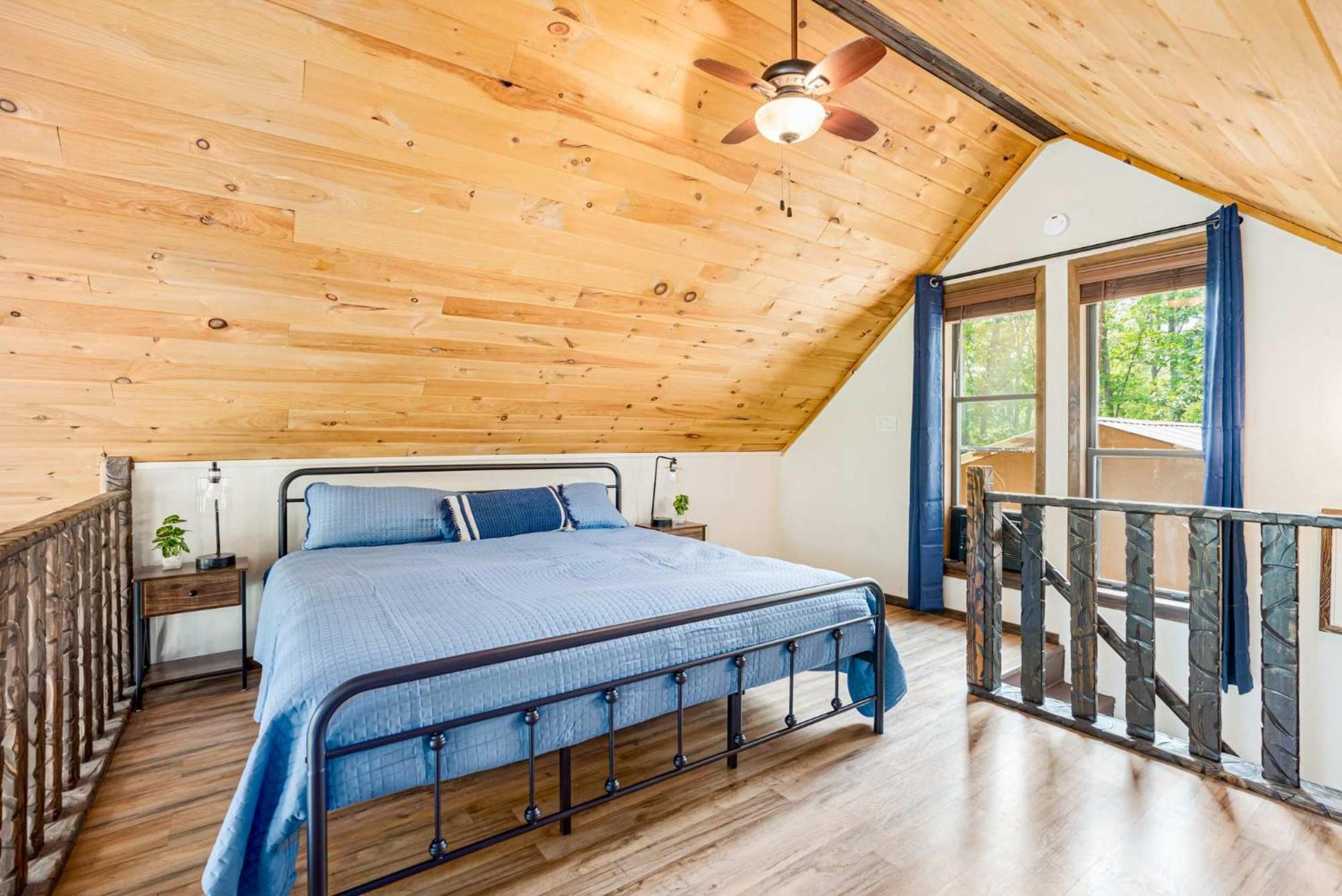 Quaint Loft Cabin W Hot Tub, Firepit, Deck & Grill Hedgesville Bagian luar foto